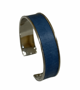Manchette argentée Cuir de Carpe de Dombes - bleu roi