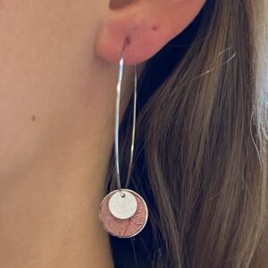 Boucles d'oreilles pendantes argentées - rose bois Cuir de Carpe de Dombes