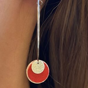 Boucles d'oreilles pendantes argentées - rouge Cuir de Carpe de Dombes