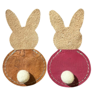Porte-couverts lapin en Cuir de Carpe de Dombes