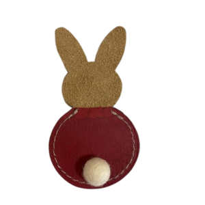 Porte-couverts lapin fuschia en Cuir de Carpe de Dombes