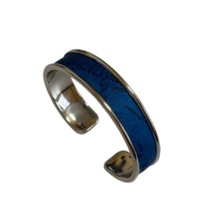 Manchette argenté Cuir de Carpe de Dombes - bleu électrique